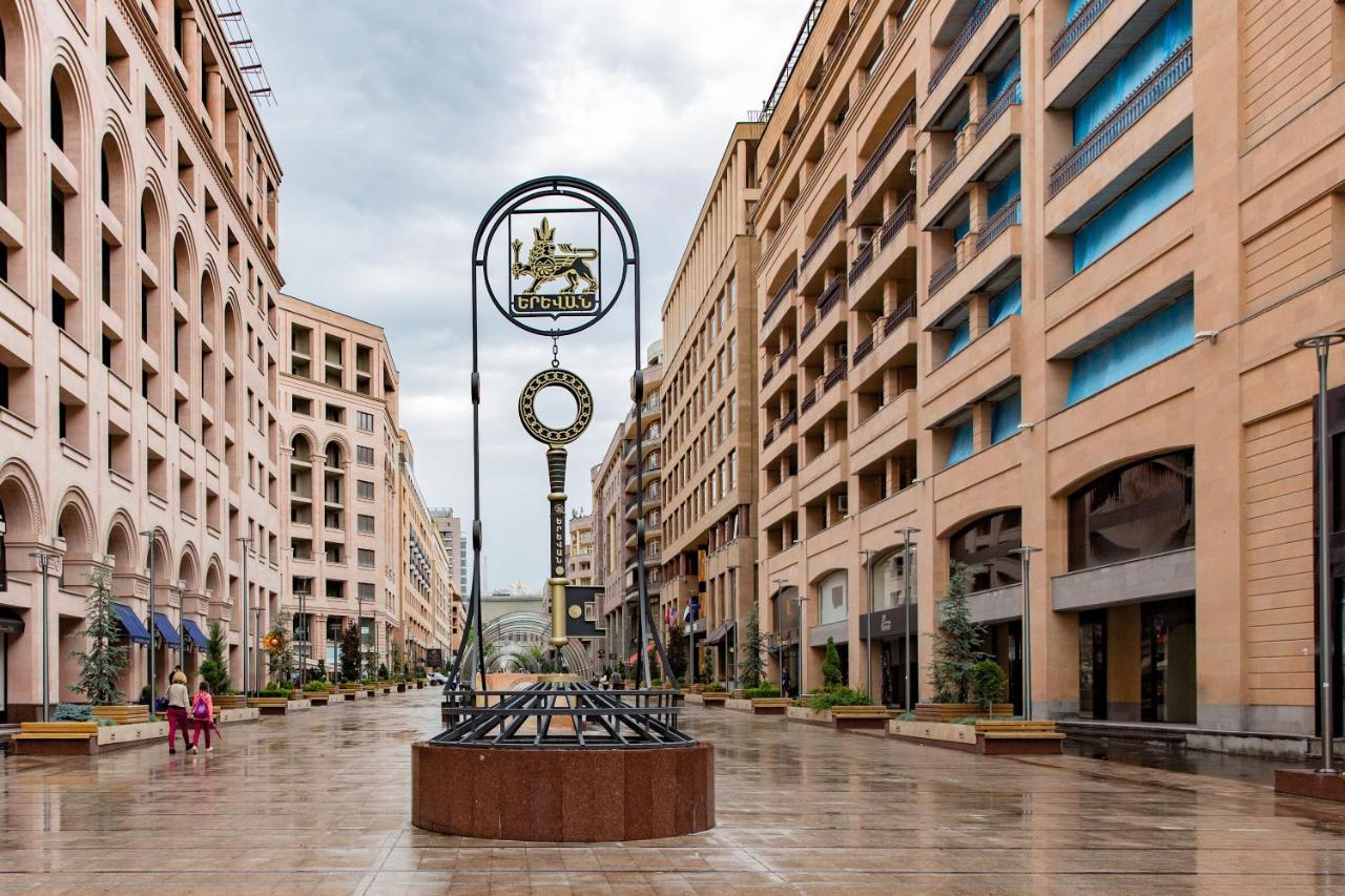 Holiday Inn Yerevan - Republic Square, An Ihg Hotel Exterior photo